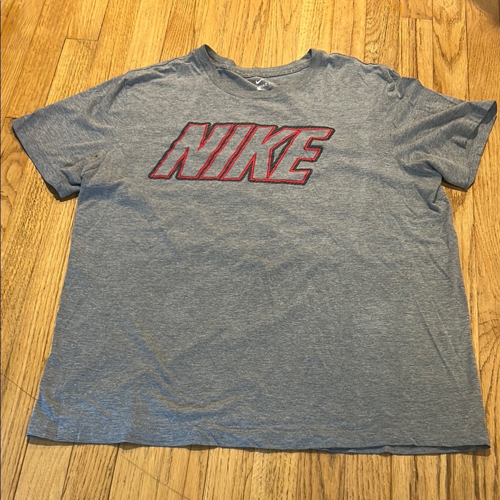 Men’s Nike Tee shirt size L